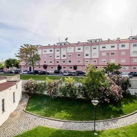 Your Near Carcavelos Appartamento